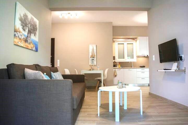 Chic And Minimal Apartment Close To Thissio Metro Atene Esterno foto