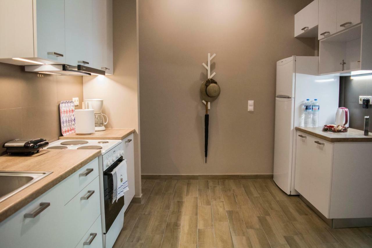 Chic And Minimal Apartment Close To Thissio Metro Atene Esterno foto