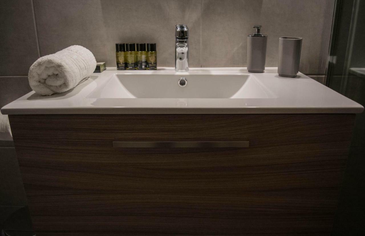 Chic And Minimal Apartment Close To Thissio Metro Atene Esterno foto